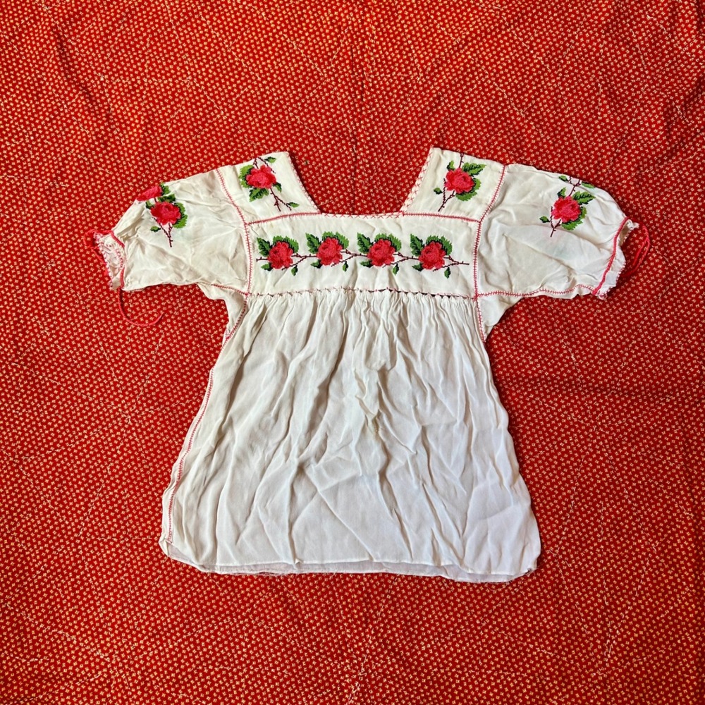 Vintage Embroidered Floral Mexican Peasant Blouse White Rose Boho Top